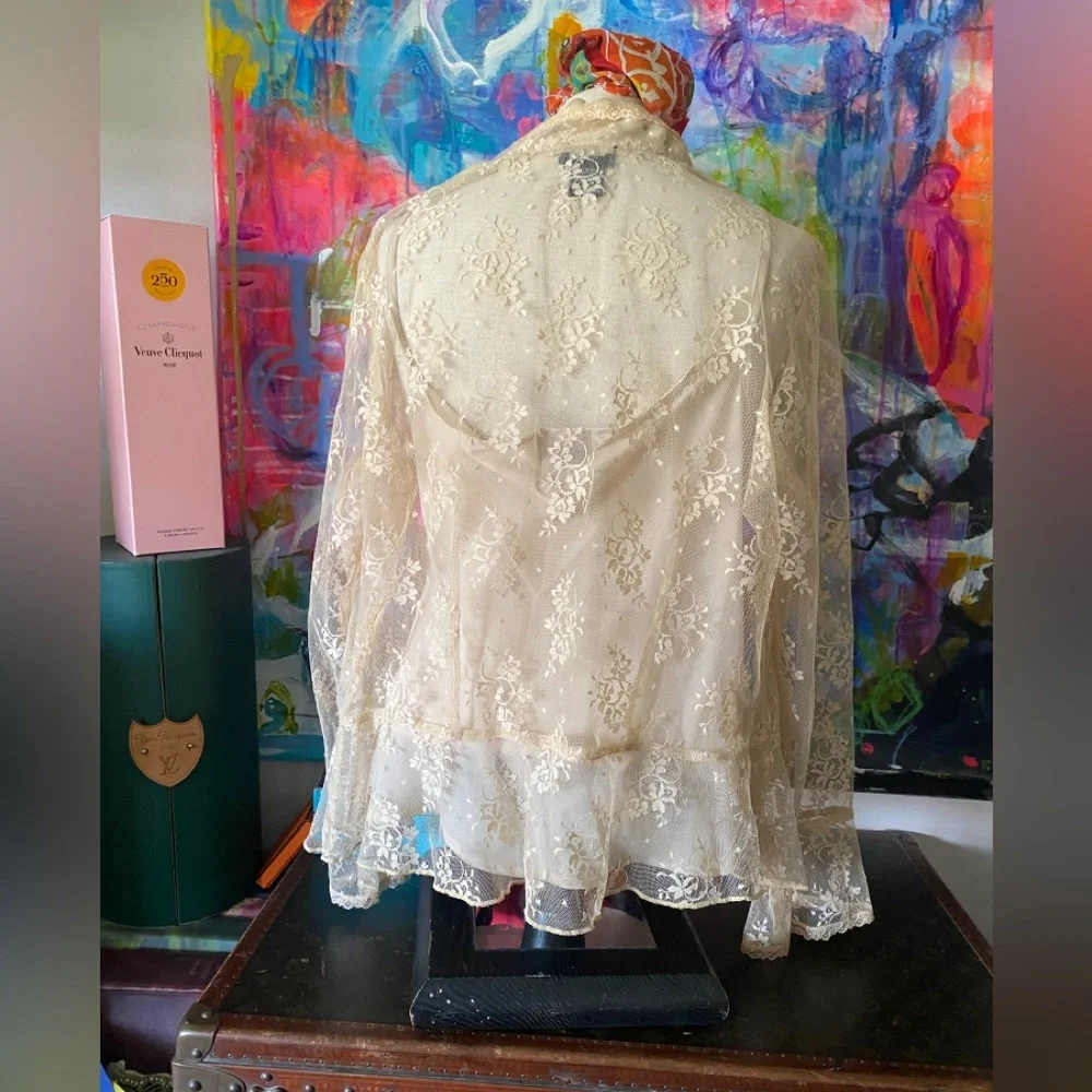 Gorgeous Charming Cream color LACE with Cami Blouse Top Vintage retro Fashion ๐ - Picture 4 of 7